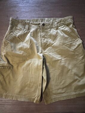 Field & Stream Men's Cargo Shorts in Olive Green